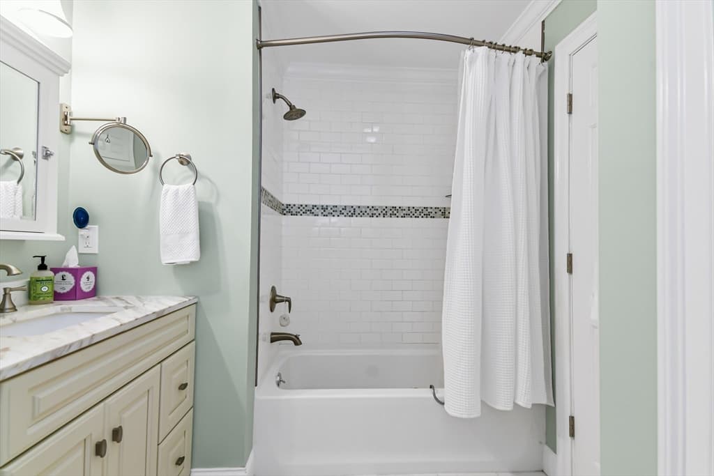 104 Main St # 2, Amesbury MA 01913 photo 18