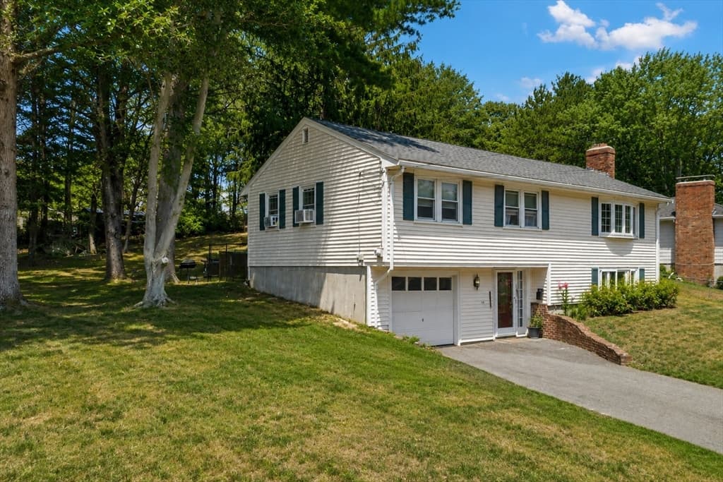 165 King Philip St, Weymouth MA 02190