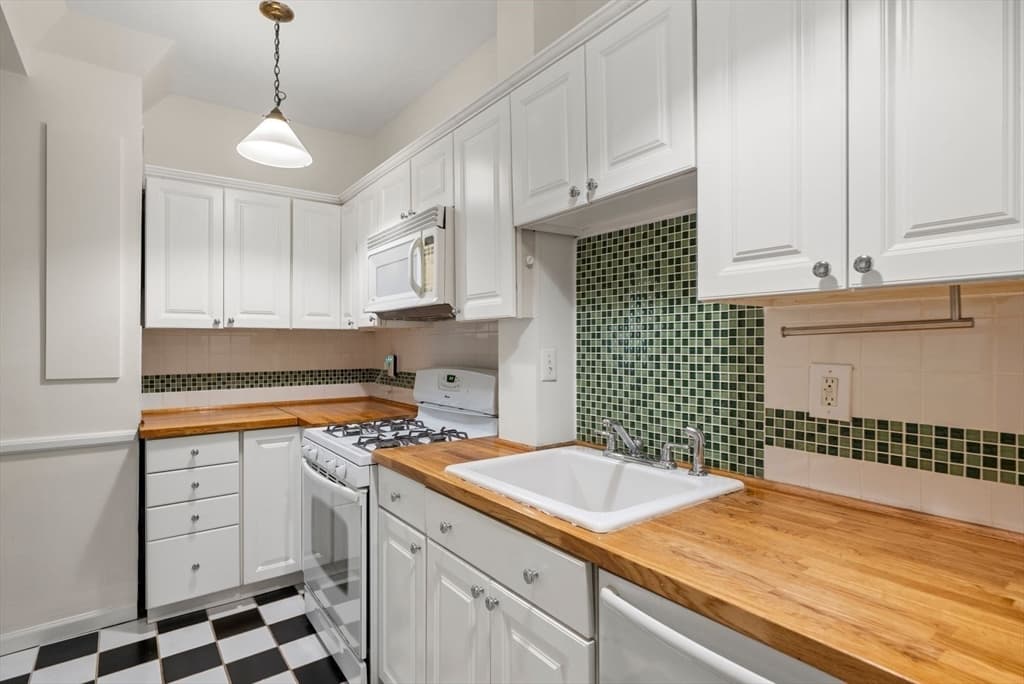 Condominium at 76 Carolina Ave # 1, Boston MA 02130, Boston, photo 10 of 16