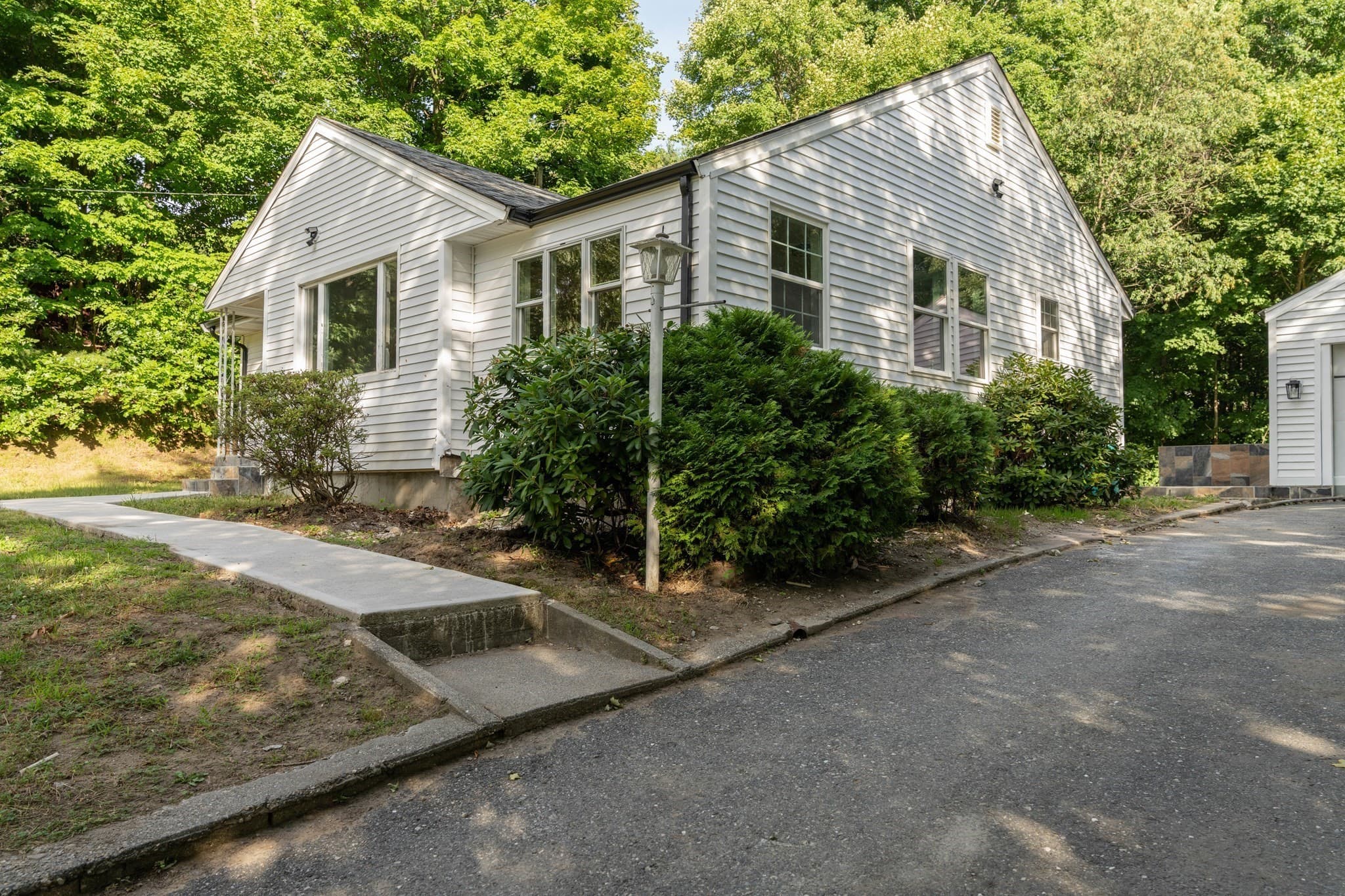 Single Family Residence at 177 Hartford Ave E, Uxbridge MA 01569, Uxbridge, photo 2 of 25