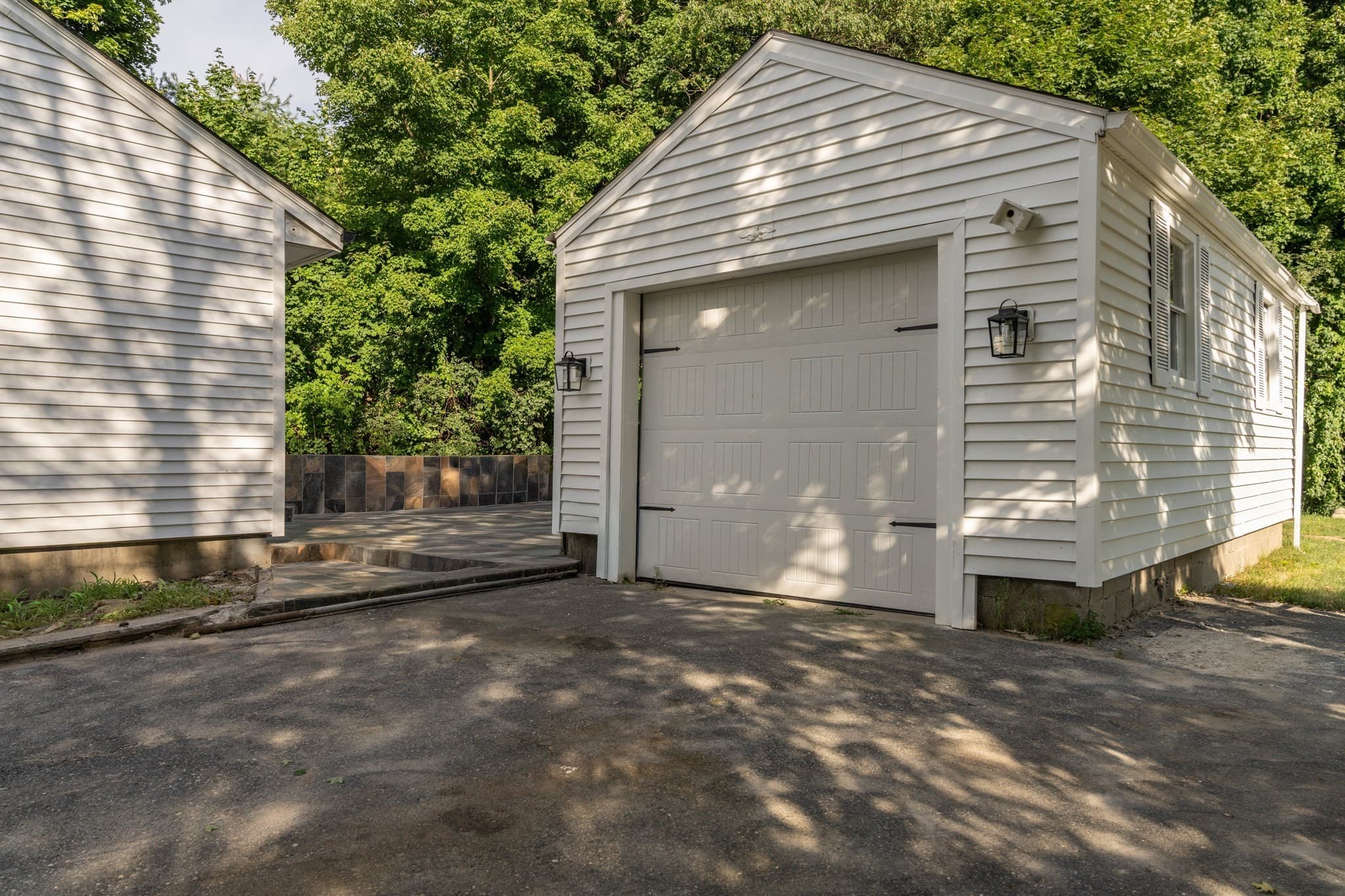 Single Family Residence at 177 Hartford Ave E, Uxbridge MA 01569, Uxbridge, photo 3 of 25