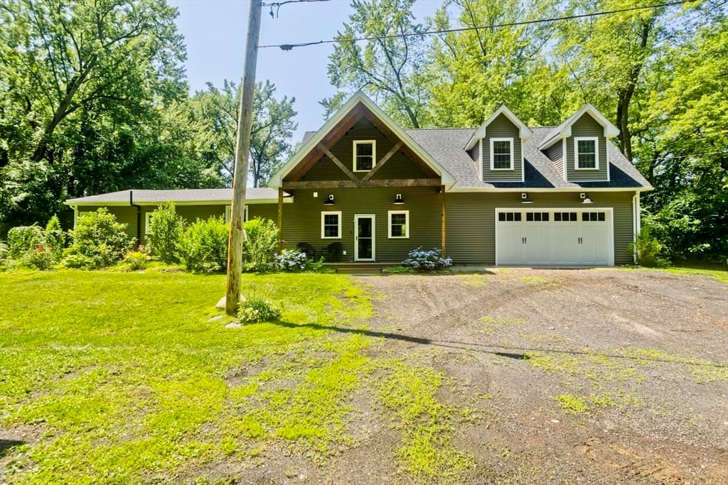 30 Cove Island Rd, South Hadley MA 01075 photo 2