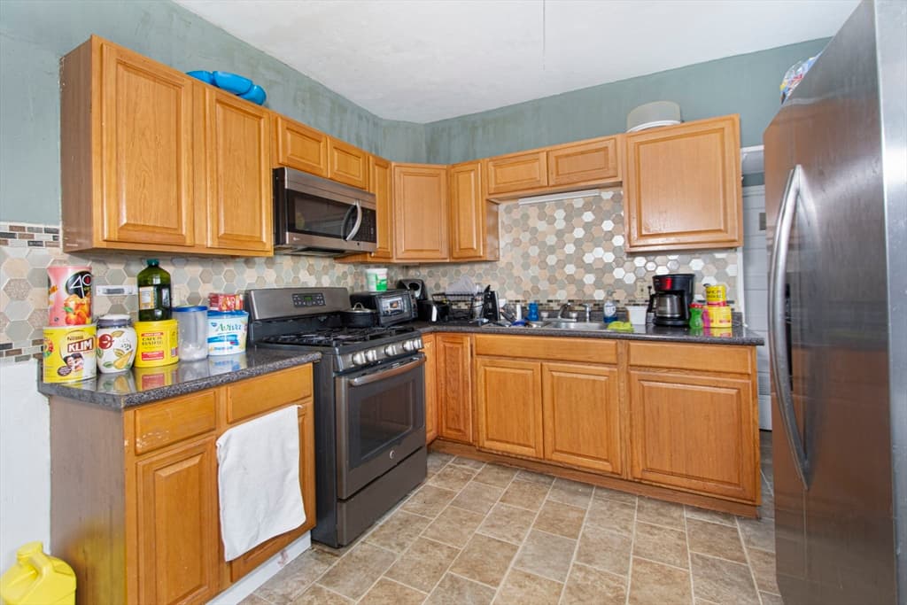 7 Clarence St, Worcester MA 01610 photo 13