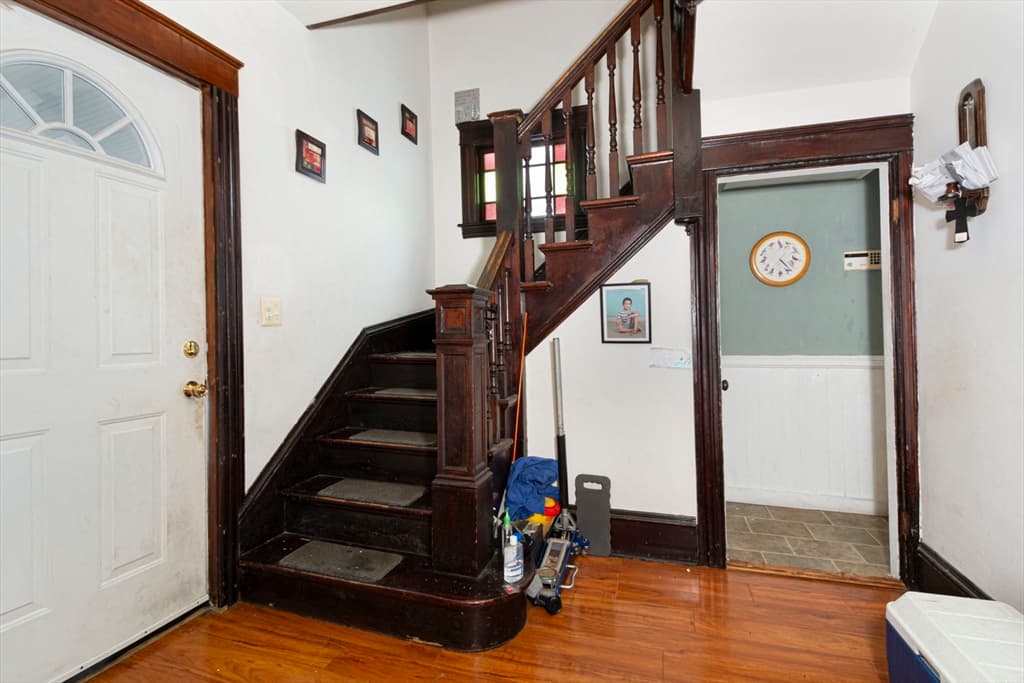 7 Clarence St, Worcester MA 01610 photo 7