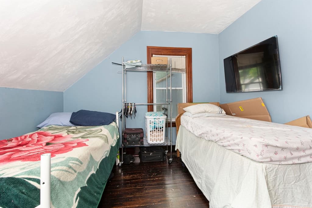 7 Clarence St, Worcester MA 01610 photo 19