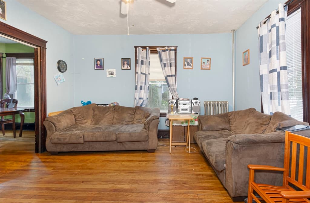 7 Clarence St, Worcester MA 01610 photo 8