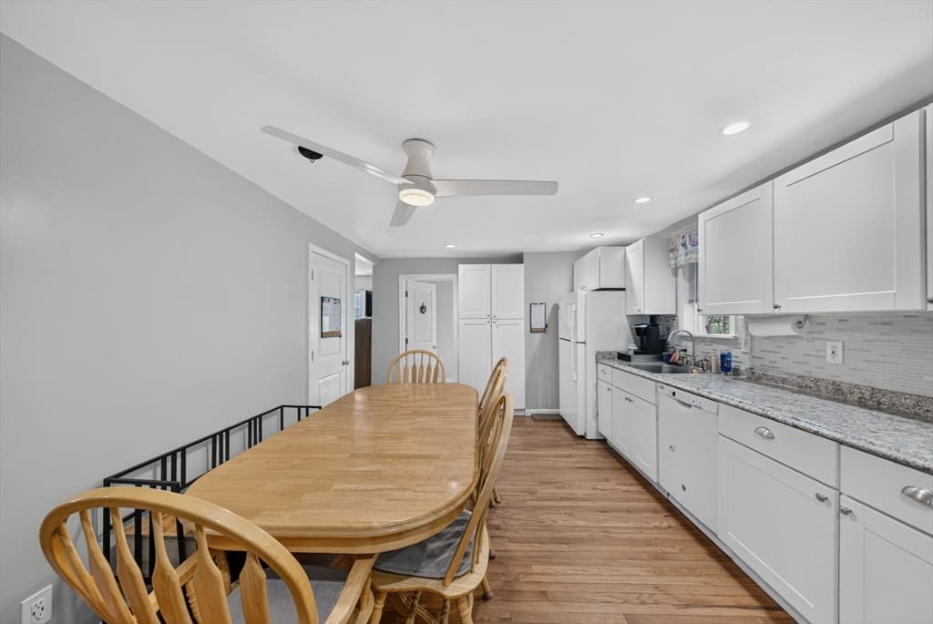 60 Harriett Ave, Burlington MA 01803 photo 12