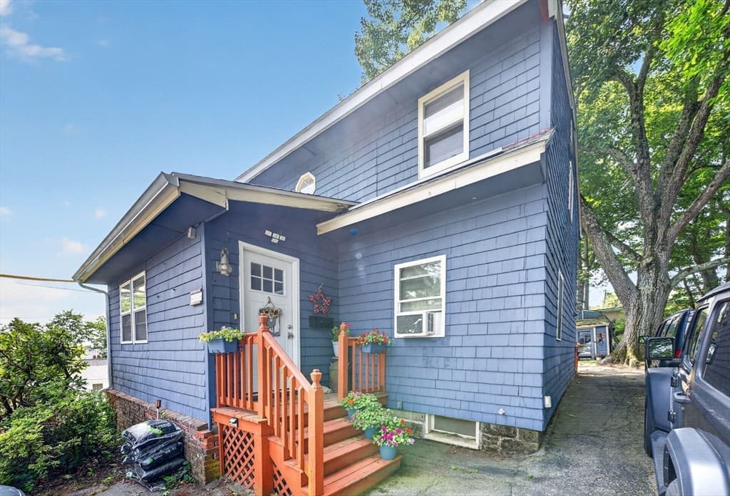 60 Harriett Ave, Burlington MA 01803 photo 3