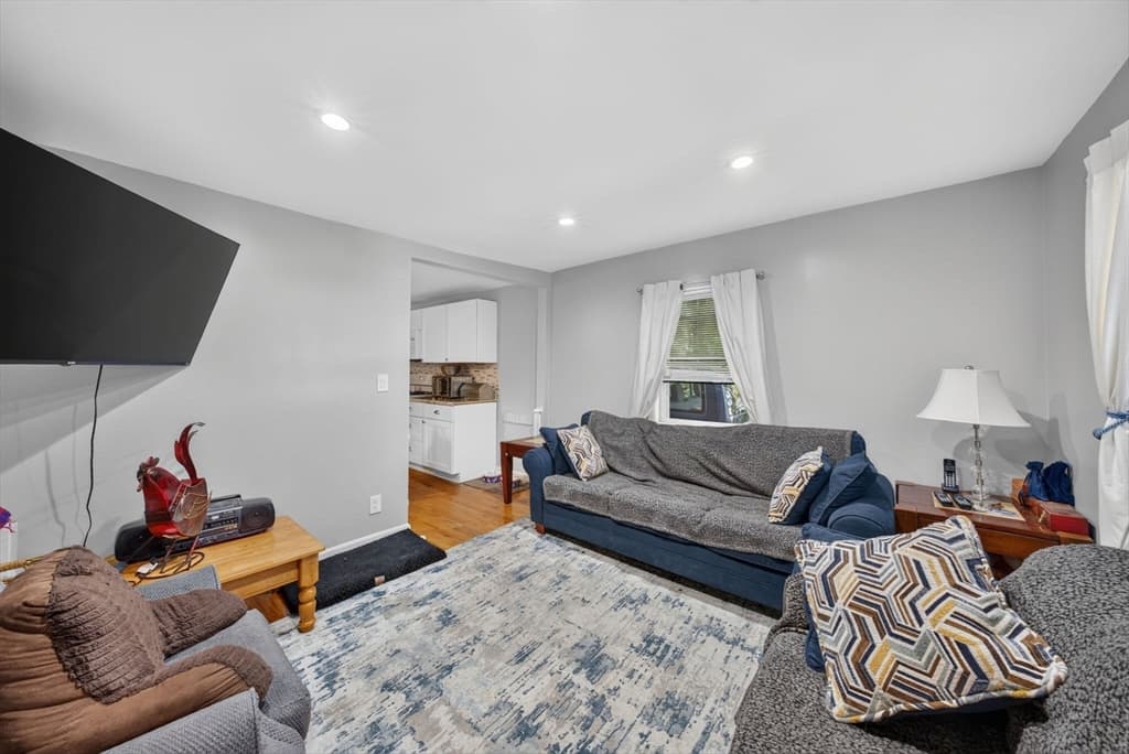 60 Harriett Ave, Burlington MA 01803 photo 15