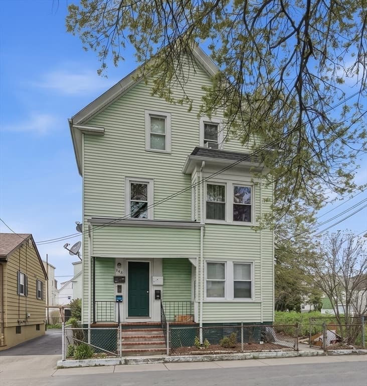143 Division St, New Bedford MA 02744