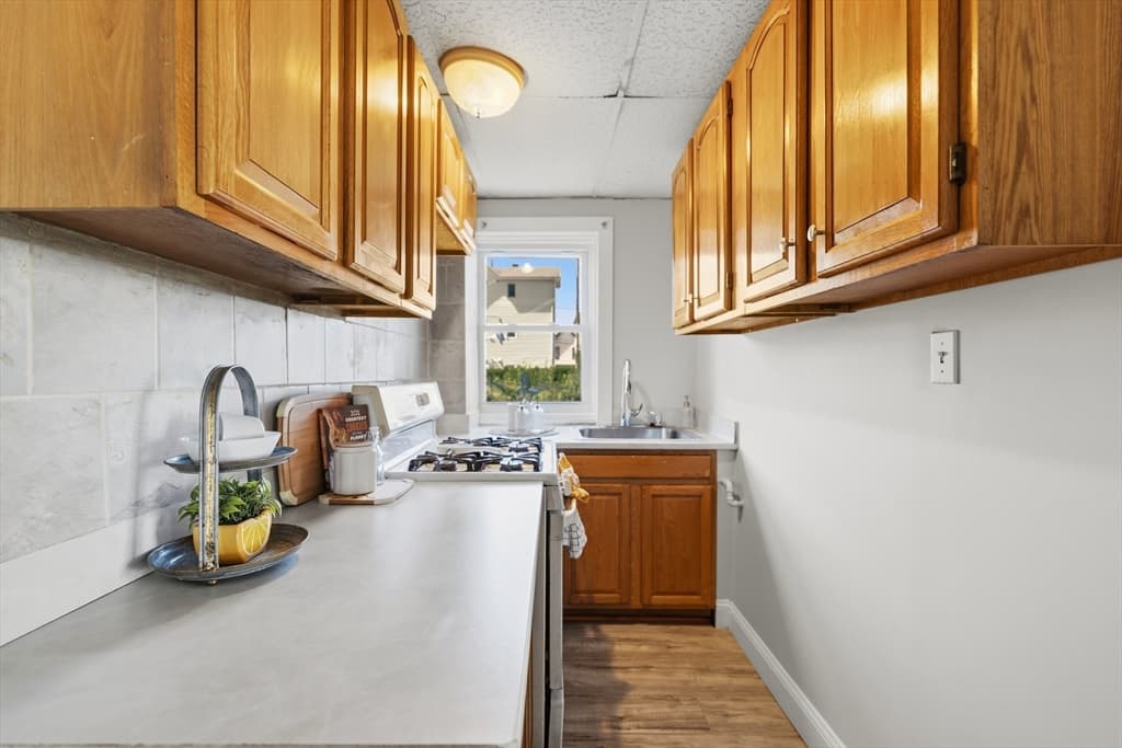 143 Division St, New Bedford MA 02744 photo 9