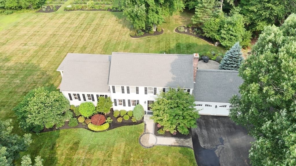 82 Bellingham Rd, Blackstone MA 01504 photo 3