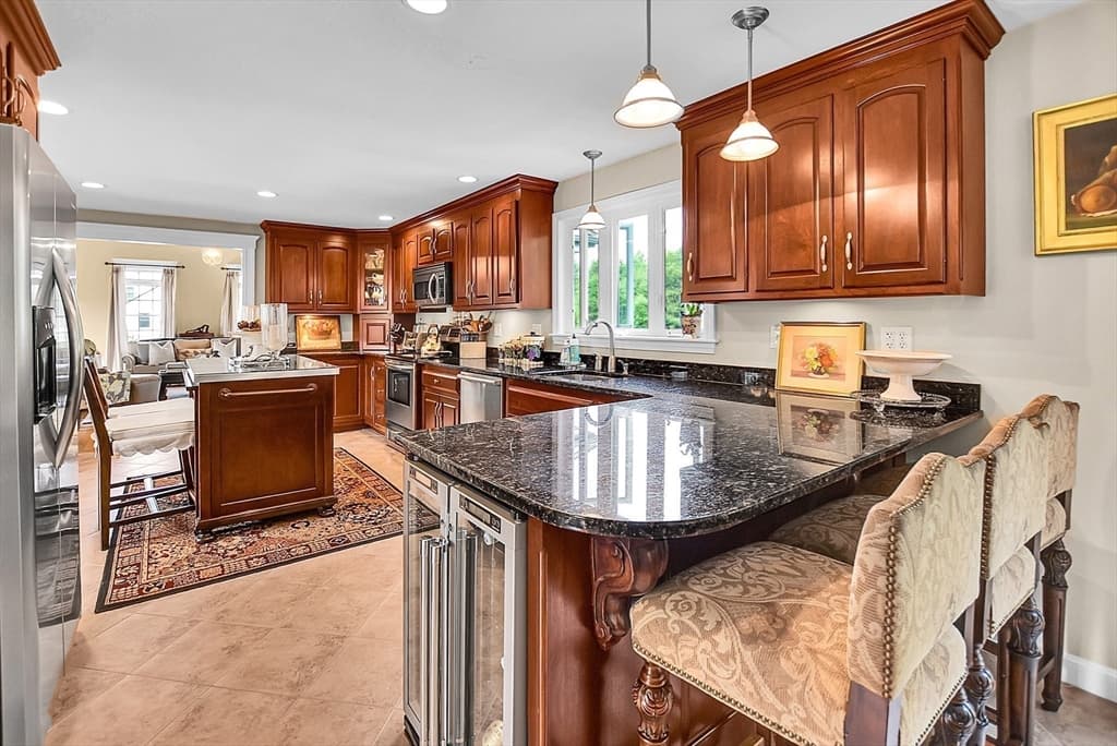 82 Bellingham Rd, Blackstone MA 01504 photo 4