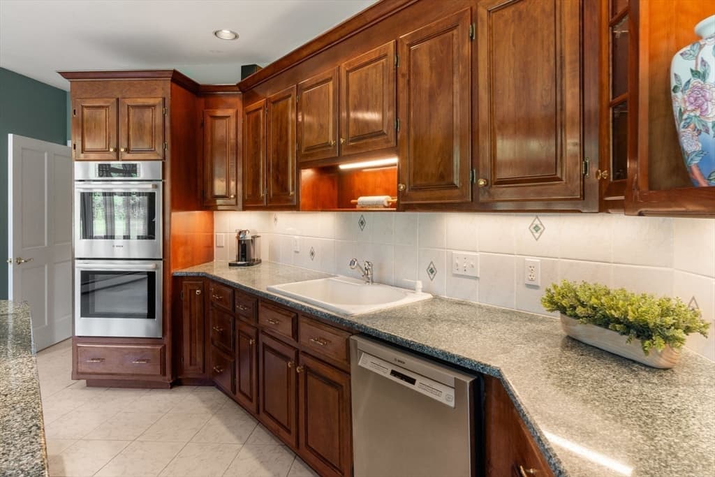 16 Longmeadow Rd, Milton MA 02186 photo 11