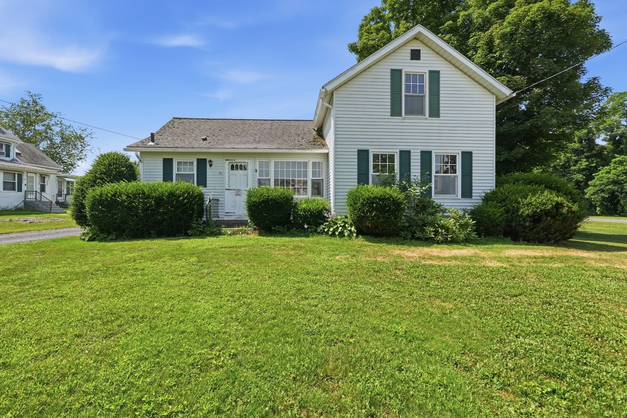 71 Chestnut St, Hatfield MA 01038