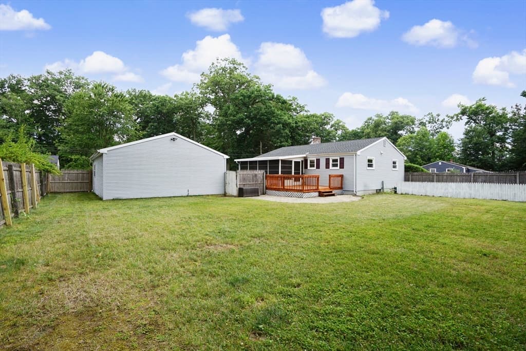 Single Family Residence at 35 Park Forest Rd, Springfield MA 01118, Springfield, photo 2 of 41
