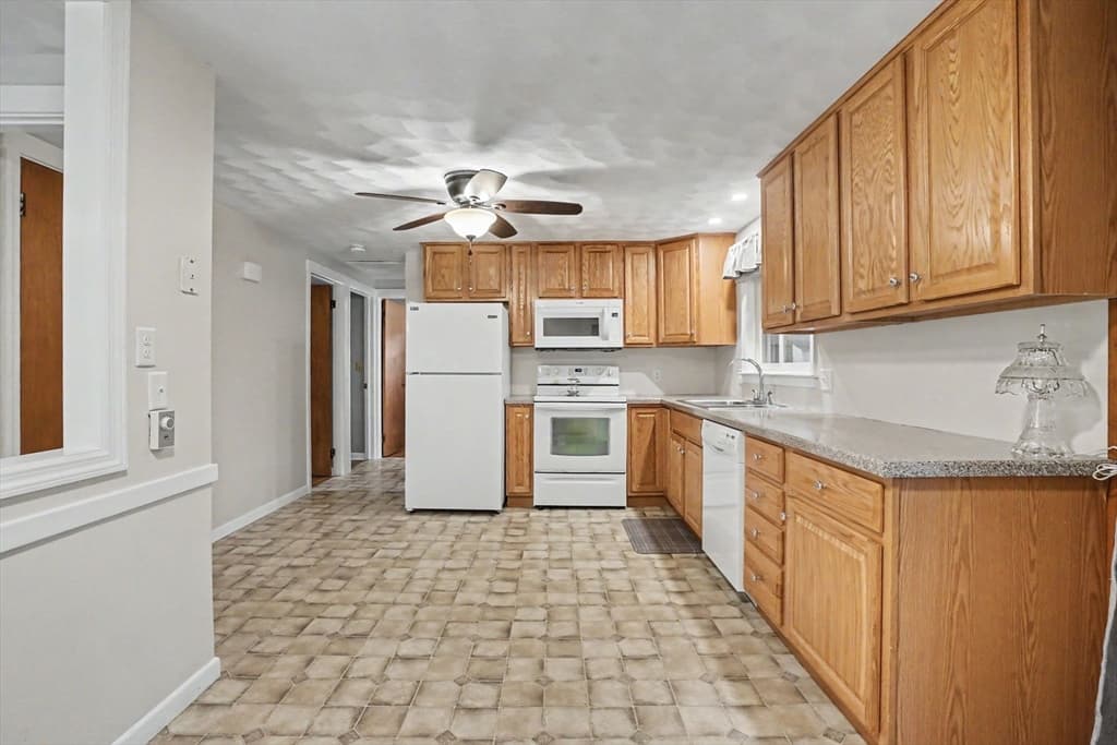 Single Family Residence at 35 Park Forest Rd, Springfield MA 01118, Springfield, photo 7 of 41