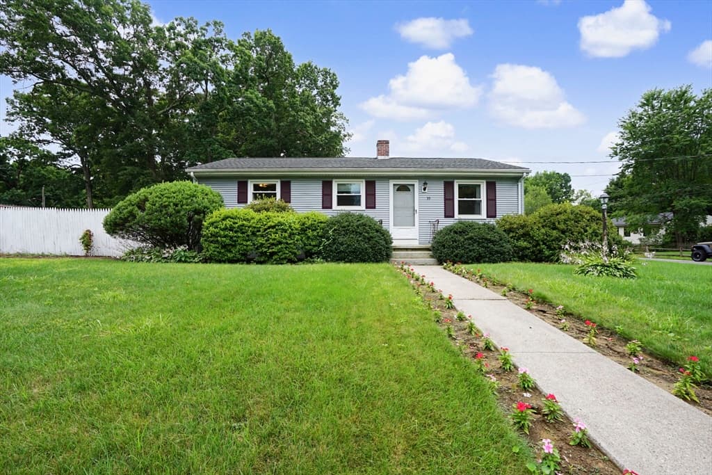 35 Park Forest Rd, Springfield MA 01118