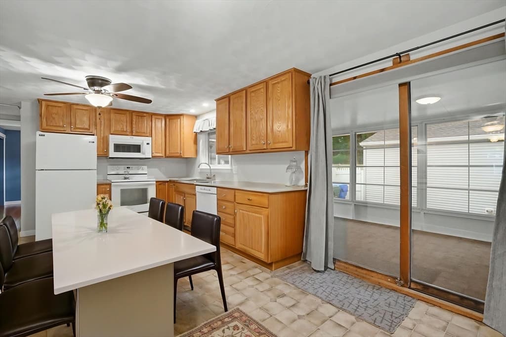 Single Family Residence at 35 Park Forest Rd, Springfield MA 01118, Springfield, photo 5 of 41