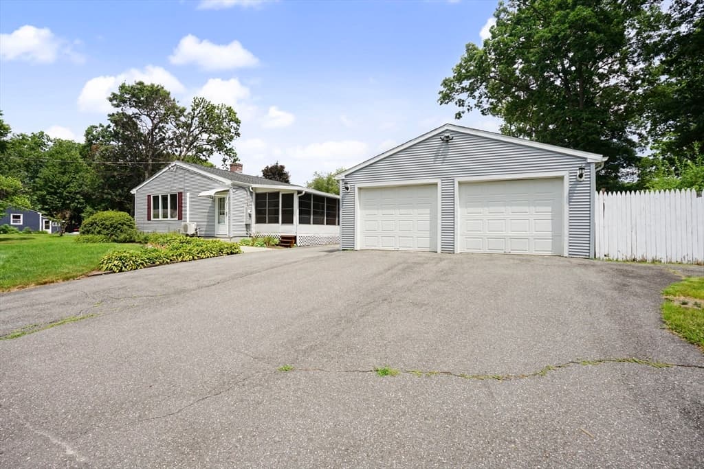 Single Family Residence at 35 Park Forest Rd, Springfield MA 01118, Springfield, photo 37 of 41
