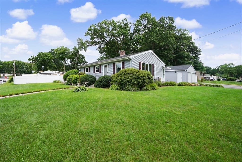 Single Family Residence at 35 Park Forest Rd, Springfield MA 01118, Springfield, photo 39 of 41