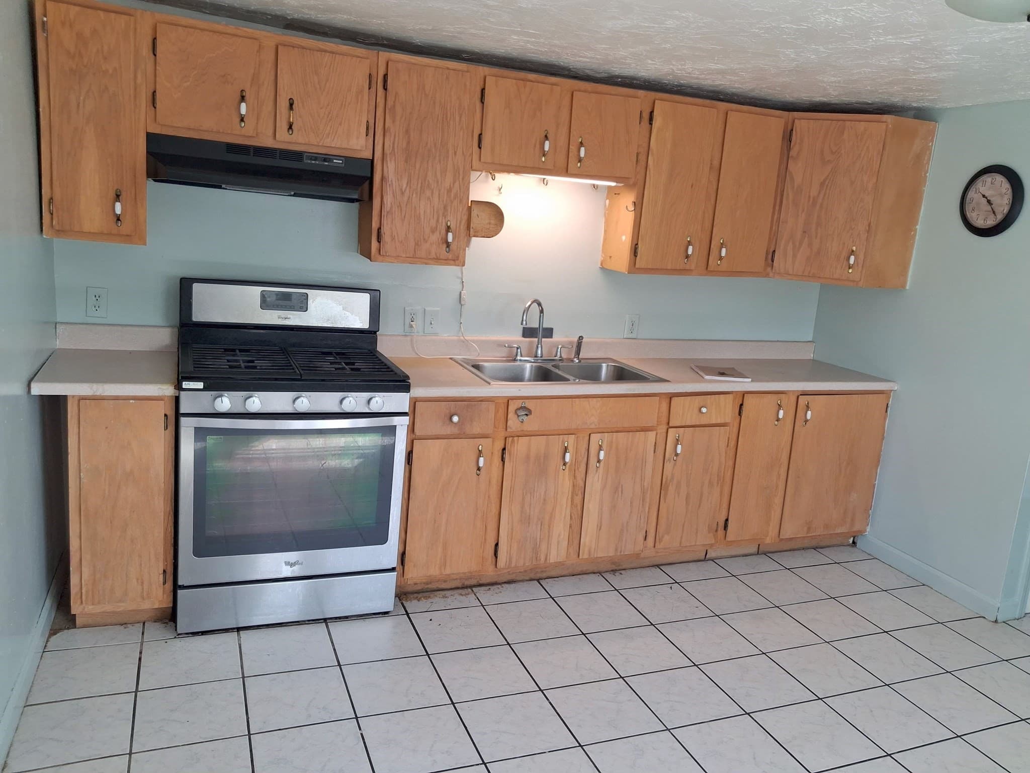 Single Family Residence at 54 Carter St, Brockton MA 02302, photo 7 of 40