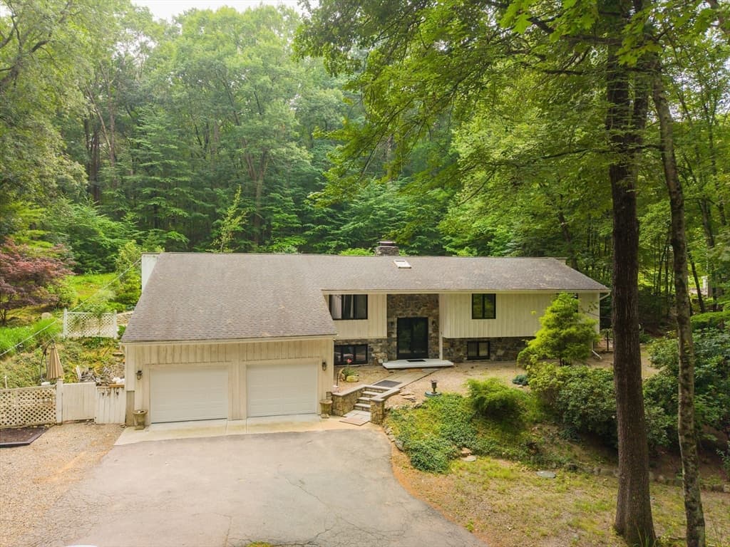 92 Brook St, Hudson MA 01749 photo 2