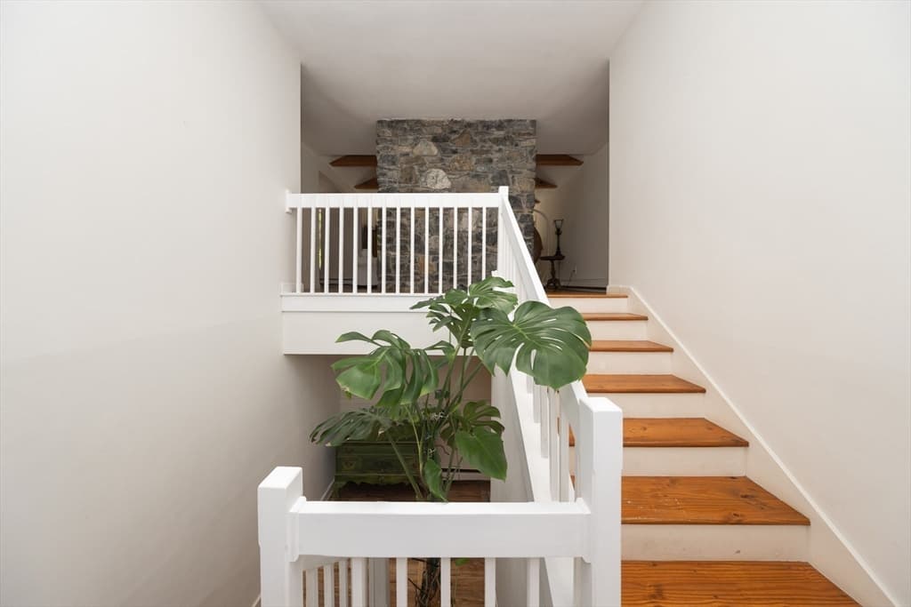92 Brook St, Hudson MA 01749 photo 4