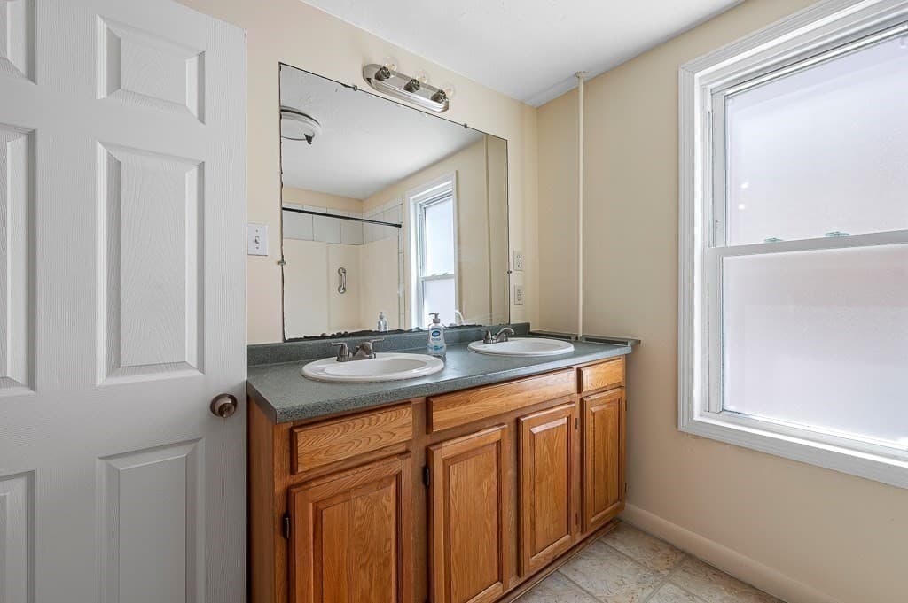 Multi Family at 352 Daniels St, Fitchburg MA 01420, Fitchburg, photo 32 of 42