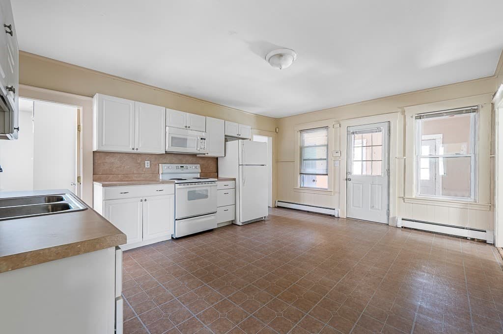 Multi Family at 352 Daniels St, Fitchburg MA 01420, Fitchburg, photo 24 of 42