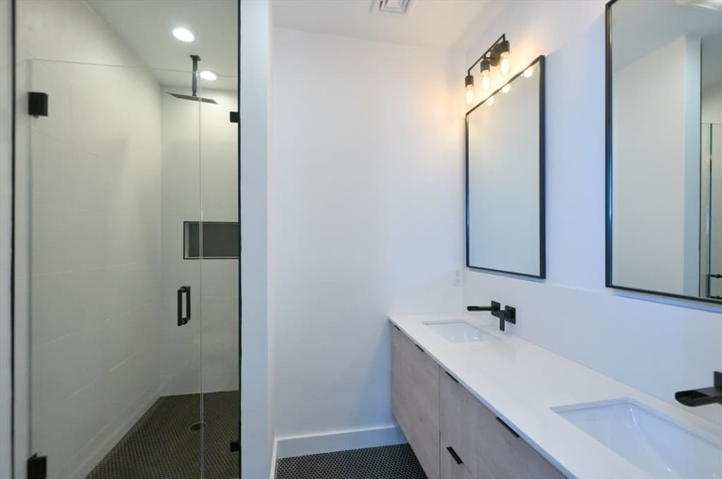 360 Meridian St # 5, Boston MA 02128 photo 9