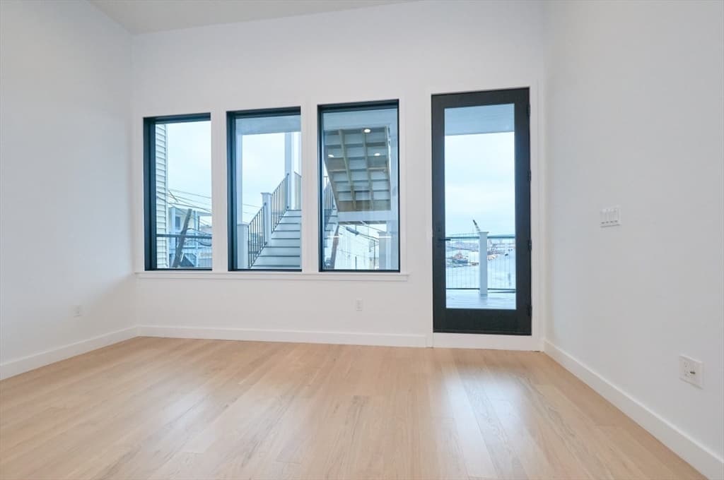 360 Meridian St # 5, Boston MA 02128 photo 4
