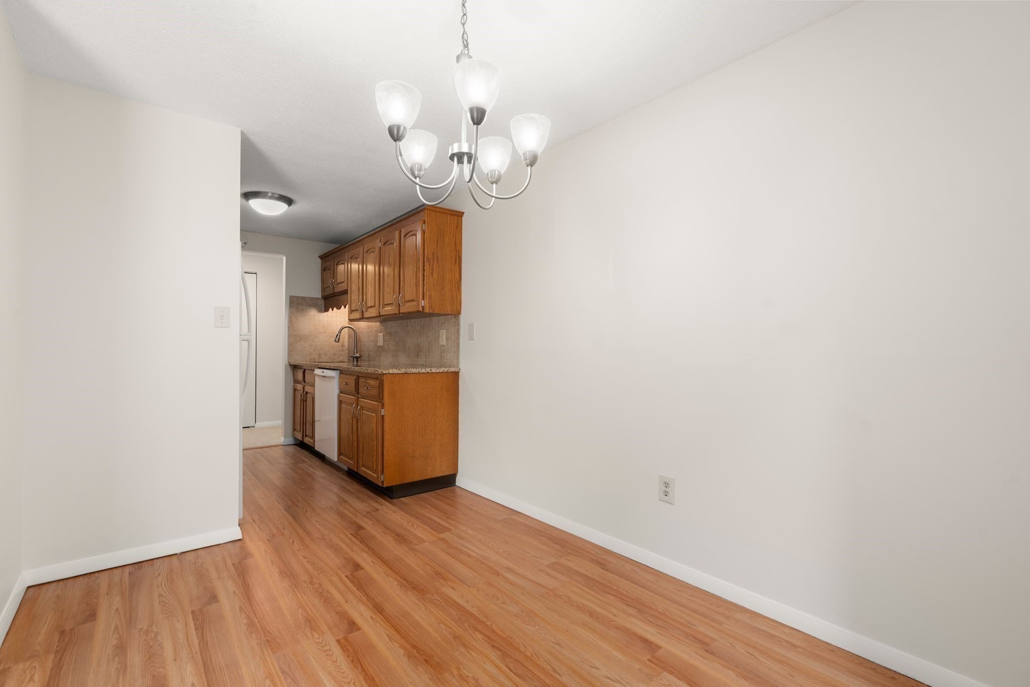 Condominium at 220 Bedford # 5H, Bridgewater MA 02324, Bridgewater, photo 7 of 21