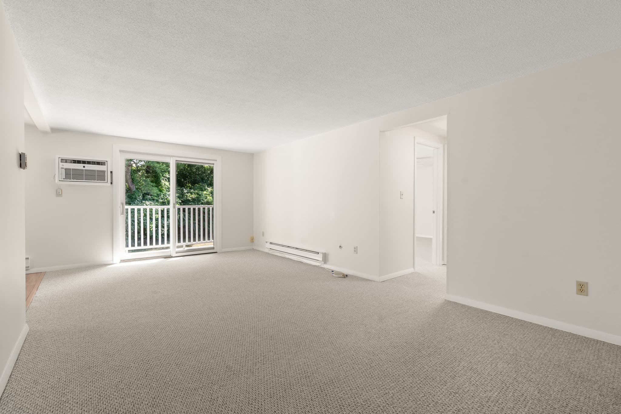 Condominium at 220 Bedford # 5H, Bridgewater MA 02324, Bridgewater, photo 9 of 21