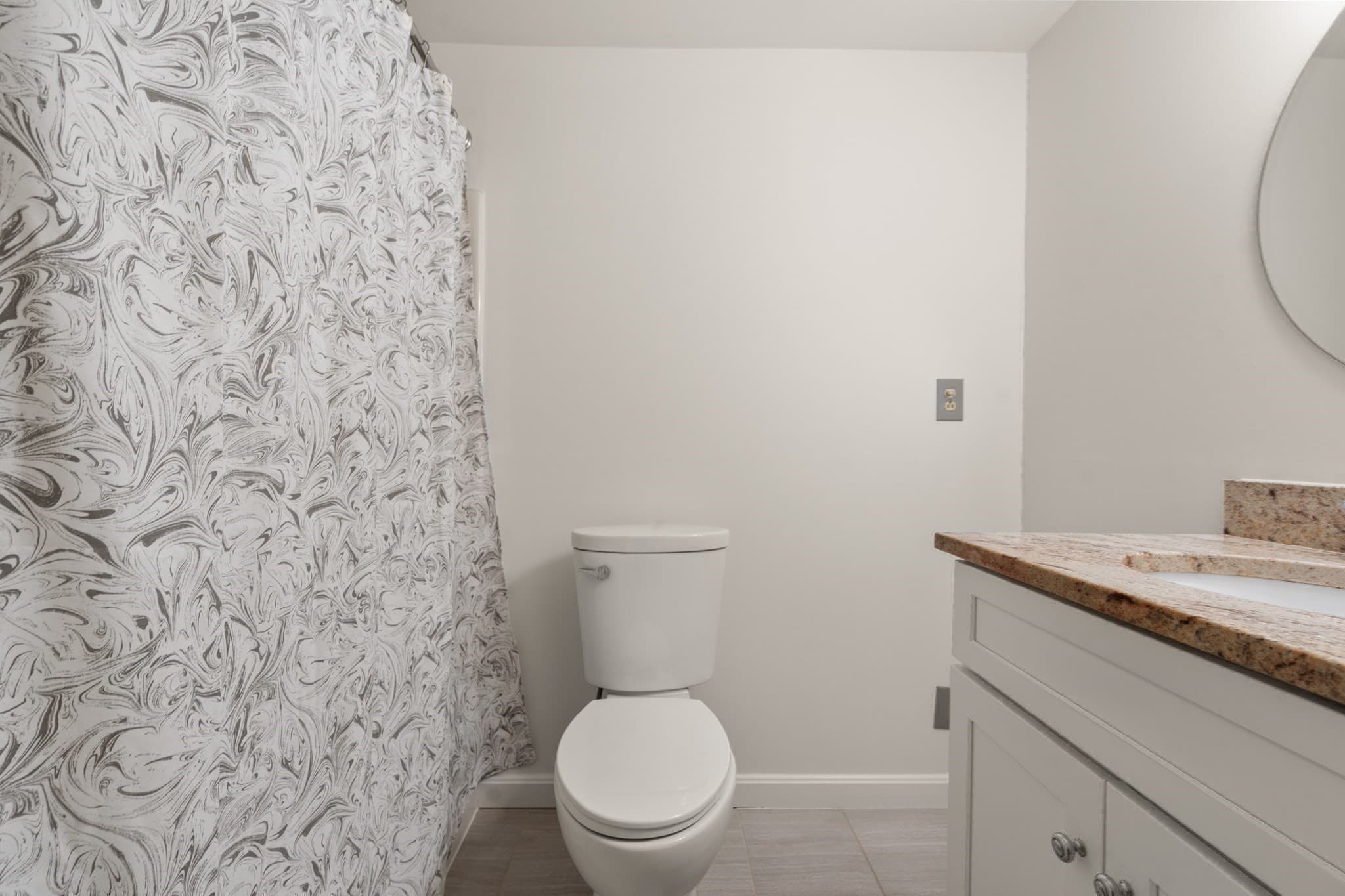 Condominium at 220 Bedford # 5H, Bridgewater MA 02324, Bridgewater, photo 15 of 21