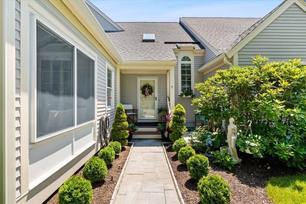 7 Gold Leaf Ln # 7, Mashpee MA 02649 photo 2