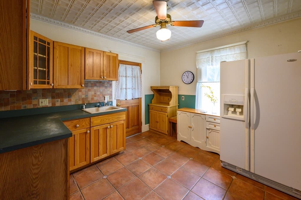 16 Boynton Ave, South Hadley MA 01075 photo 12