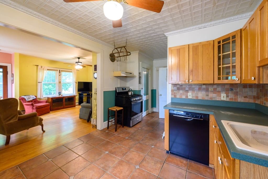16 Boynton Ave, South Hadley MA 01075 photo 11