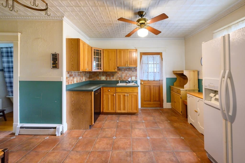16 Boynton Ave, South Hadley MA 01075 photo 8