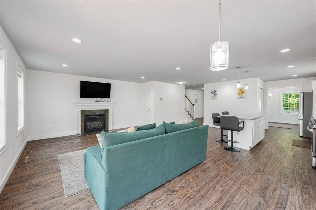 42 Terraceview # A, Hudson NH 03051 photo 17