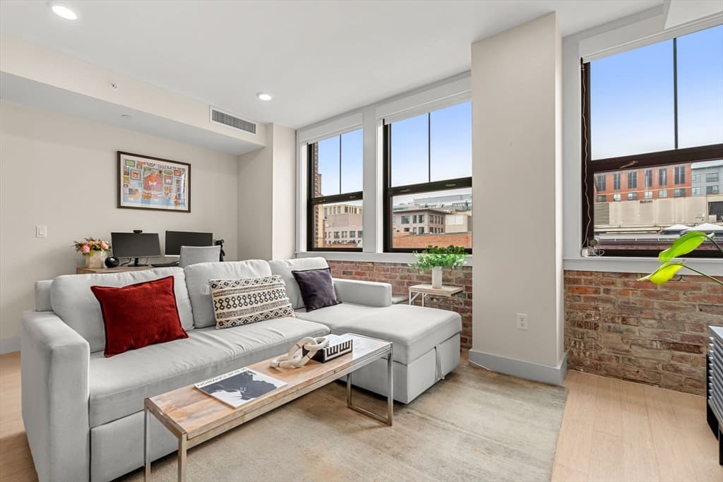 121 Portland St # 609, Boston MA 02114 photo 2