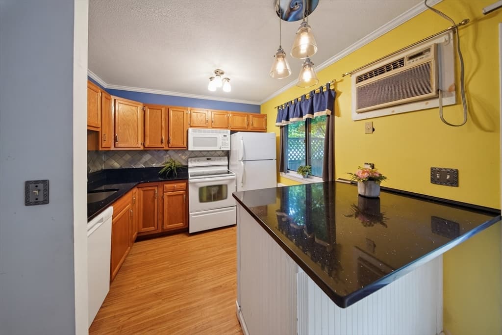 170 E Hadley Rd # 140, Amherst MA 01002 photo 9
