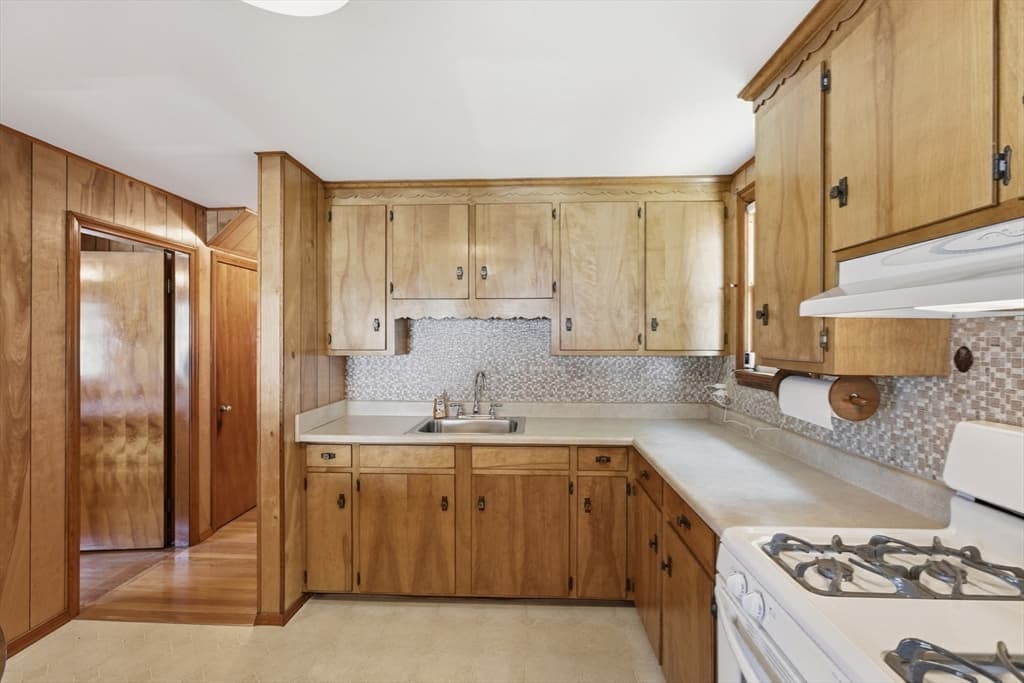 2 Douglas, Lowell MA 01852 photo 12