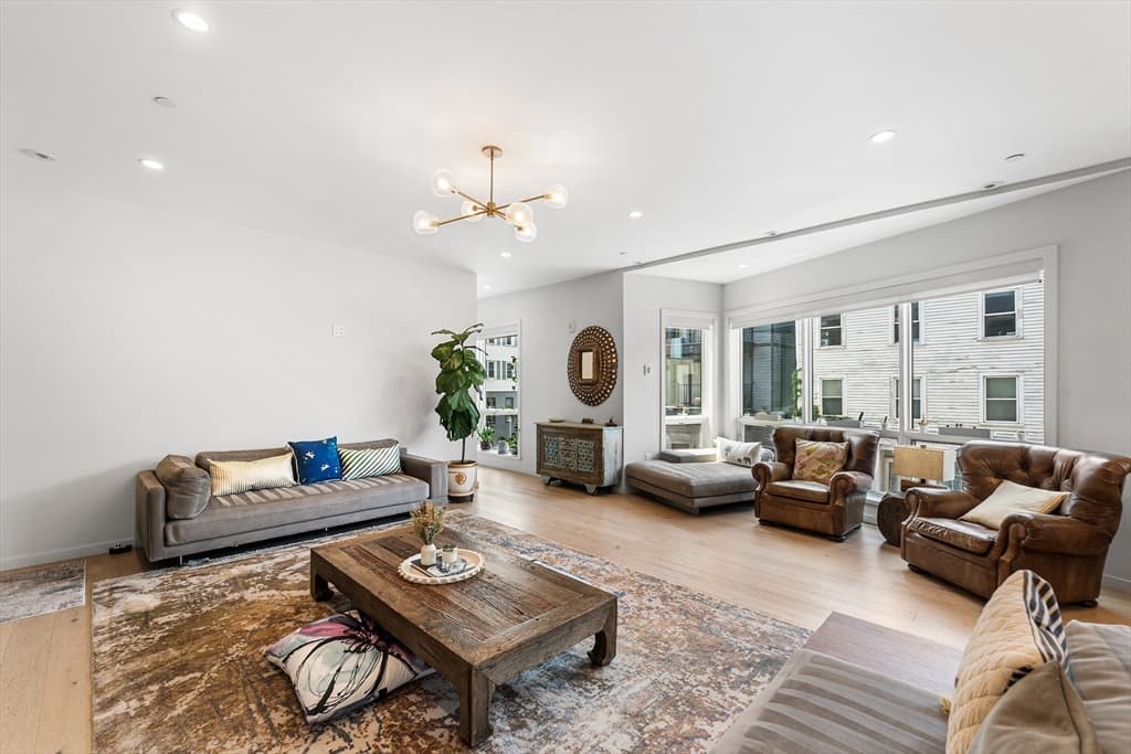Condominium at 100 A St # 2, Boston MA 02127, photo 6 of 42