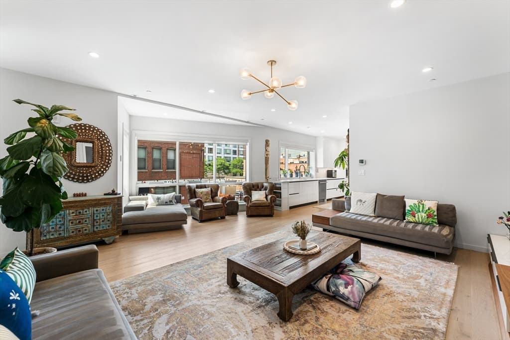 Condominium at 100 A St # 2, Boston MA 02127, photo 3 of 42
