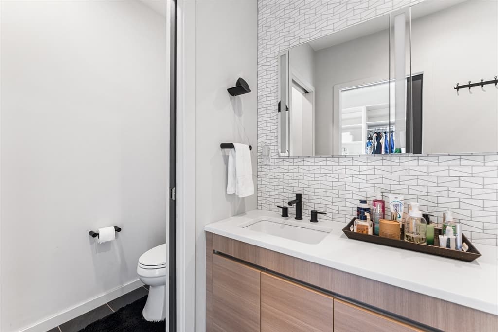 Condominium at 100 A St # 2, Boston MA 02127, photo 20 of 42