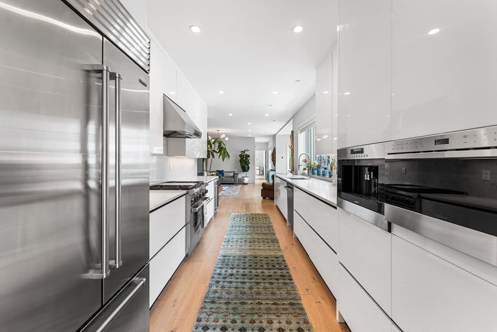 Condominium at 100 A St # 2, Boston MA 02127, photo 10 of 42