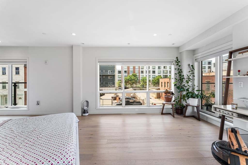 Condominium at 100 A St # 2, Boston MA 02127, photo 18 of 42