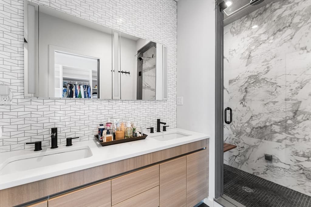 Condominium at 100 A St # 2, Boston MA 02127, photo 19 of 42