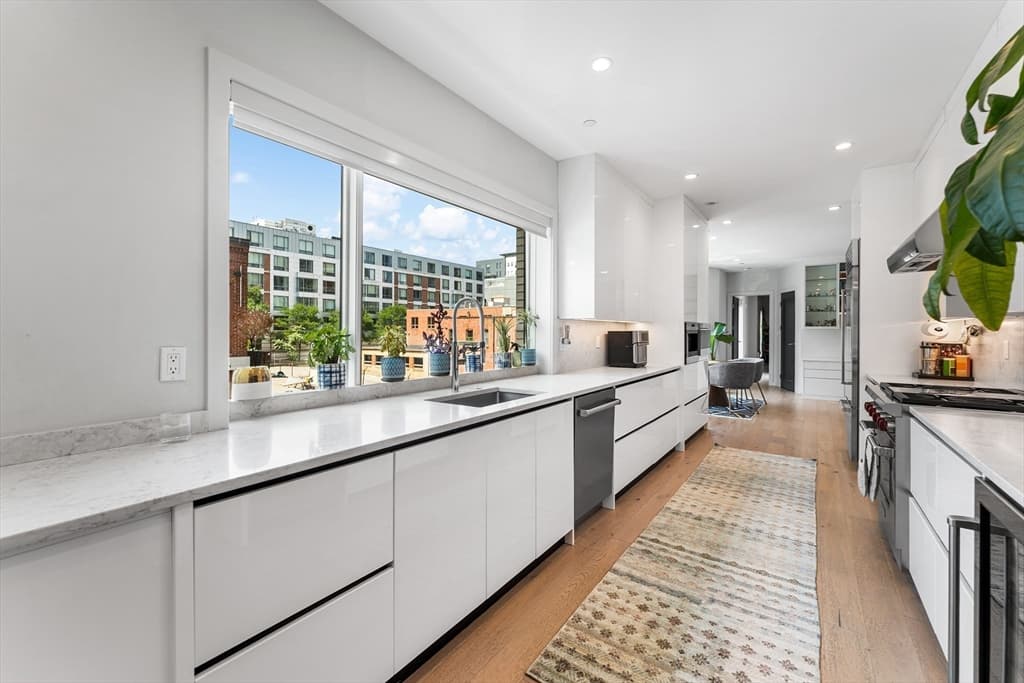 Condominium at 100 A St # 2, Boston MA 02127, photo 8 of 42